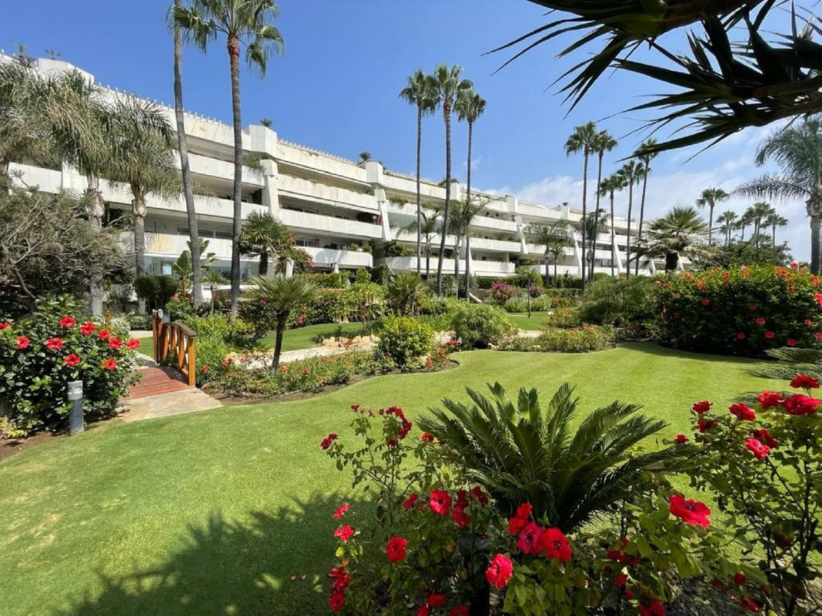 Apartment – Middle Floor in Puerto Banús